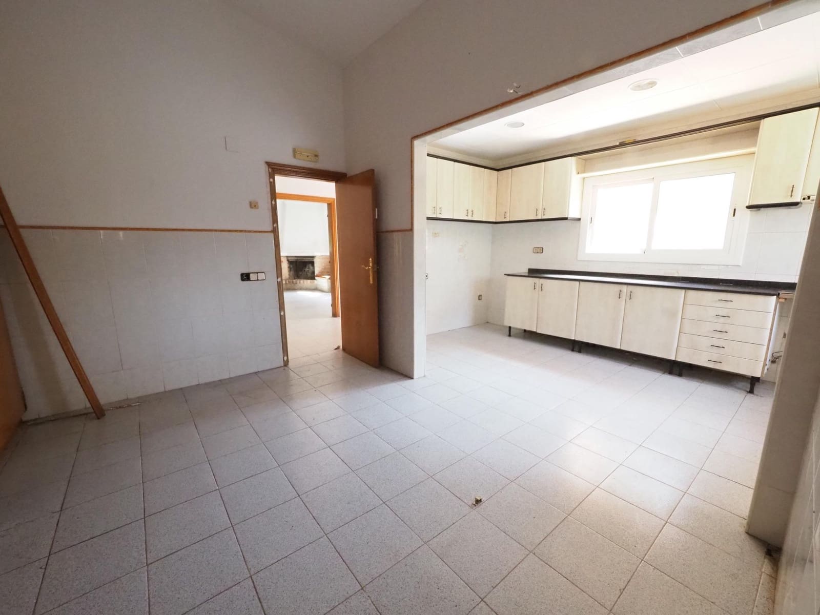 5 makuuhuone Huvila myytävänä paikassa Olesa de Bonesvalls - 265 000 € (Ref: 9908656)