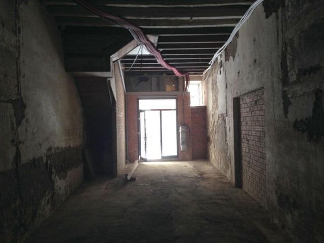 Commercial for sale in Berga - € 23,000 (Ref: 9908661)
