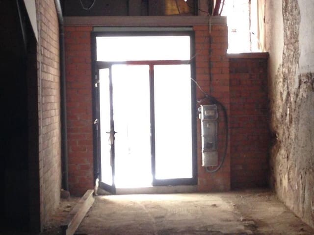 Commercial for sale in Berga - € 23,000 (Ref: 9908661)