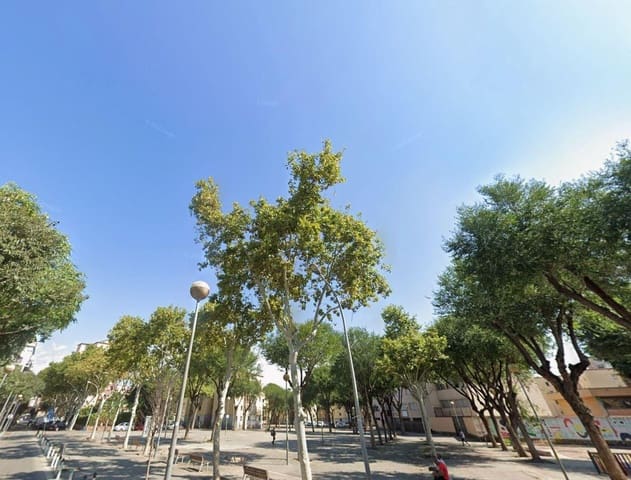 3 soveværelse Lejlighed til salg i Badalona - € 199.800 (Ref: 9908663)