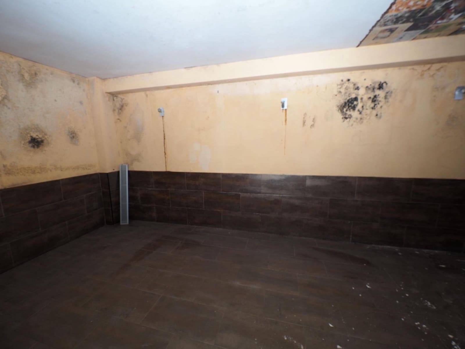 Commercial for sale in Terrassa - € 79,000 (Ref: 9908664)