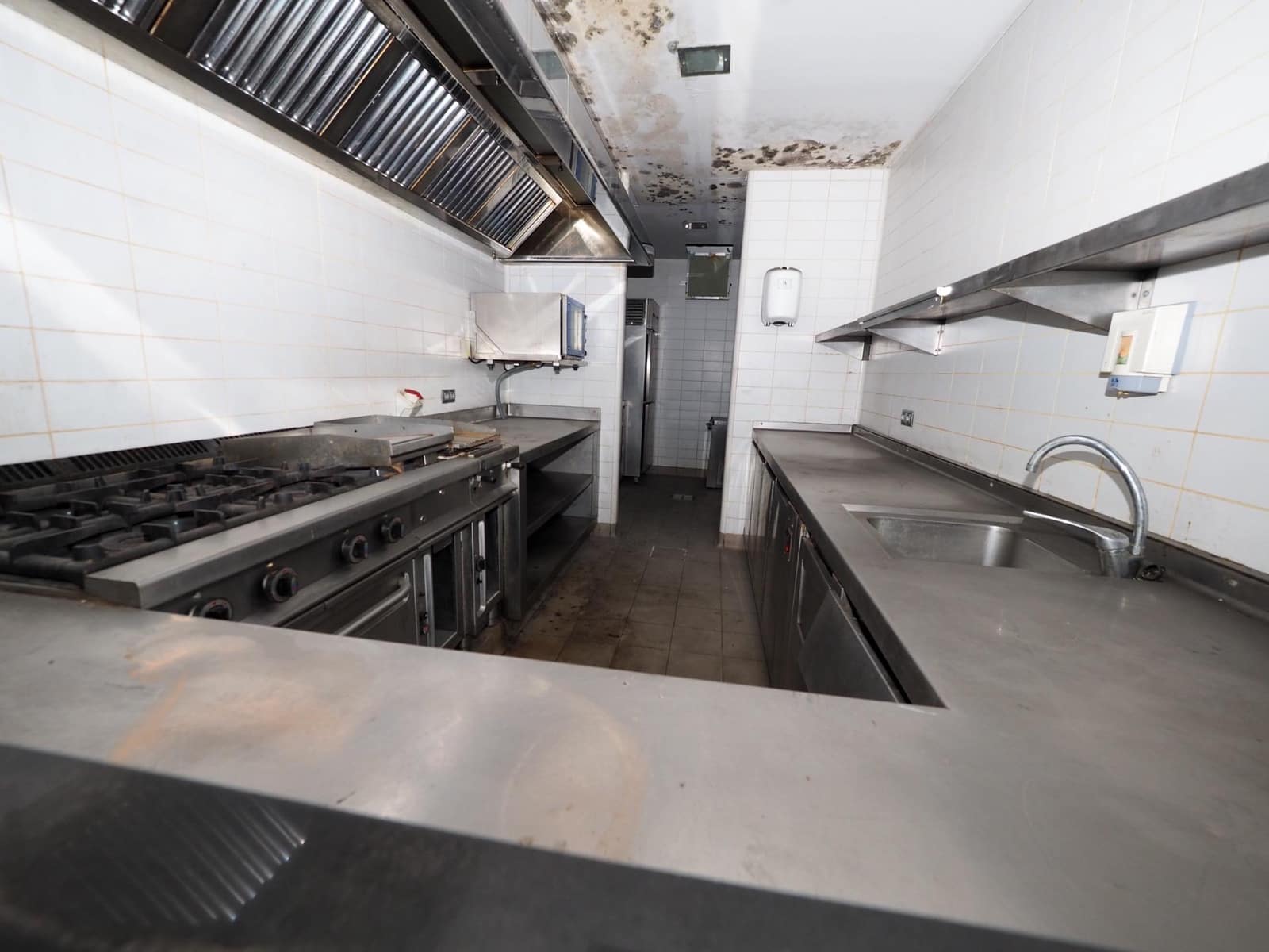 Commercial for sale in Terrassa - € 79,000 (Ref: 9908664)