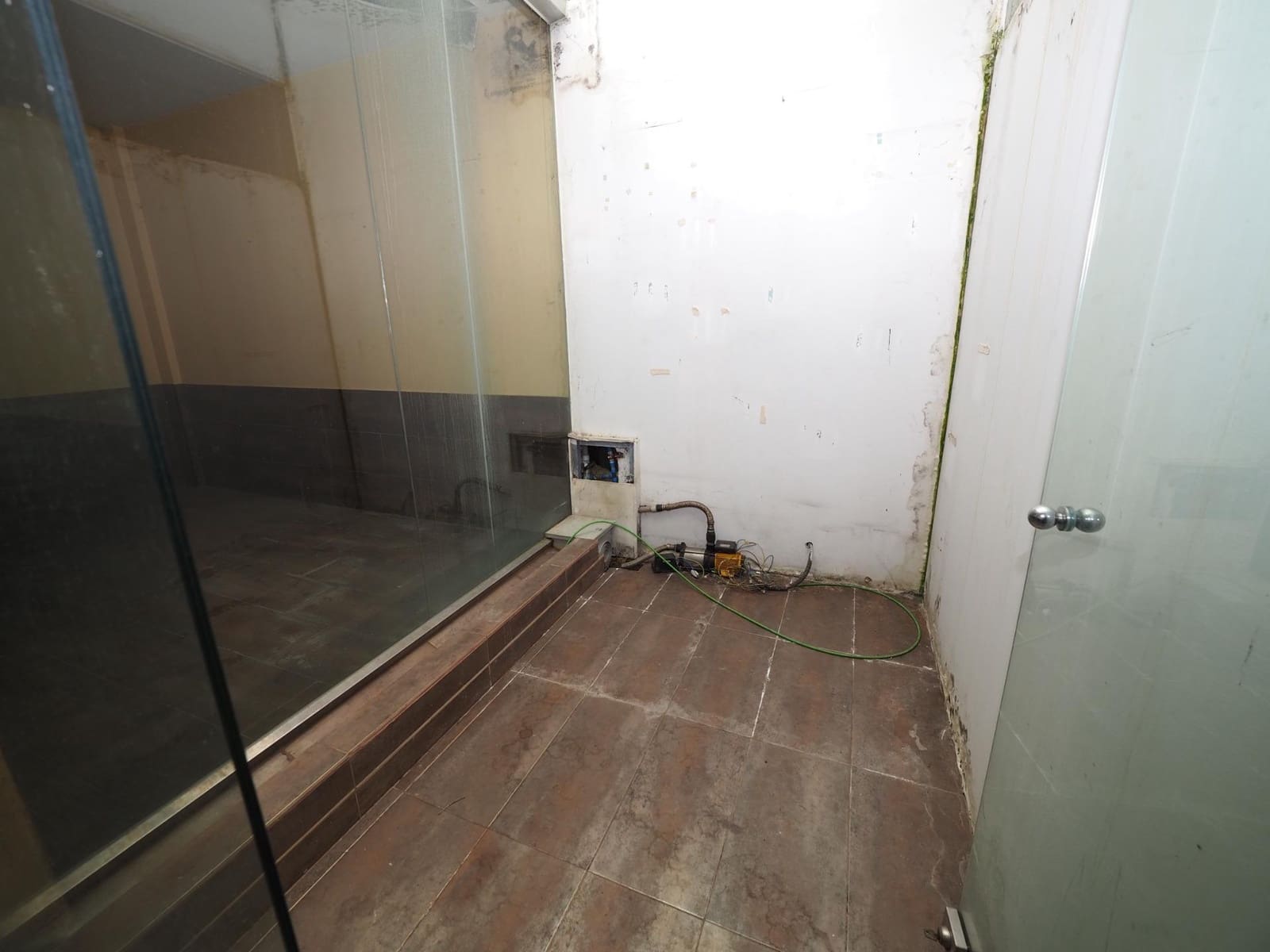 Commercial for sale in Terrassa - € 79,000 (Ref: 9908664)