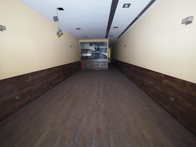 Local Comercial en Terrassa en venta - 79.000 € (Ref: 9908664)