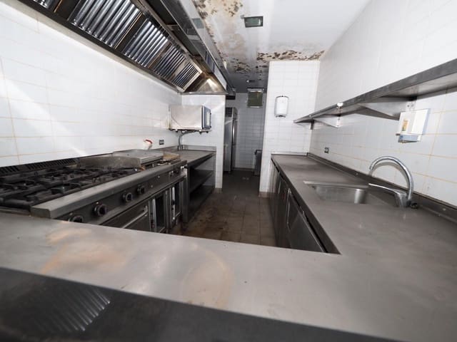 Local Comercial en Terrassa en venta - 79.000 € (Ref: 9908664)