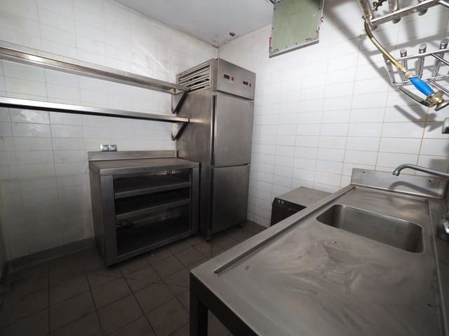 Local Comercial en Terrassa en venta - 79.000 € (Ref: 9908664)