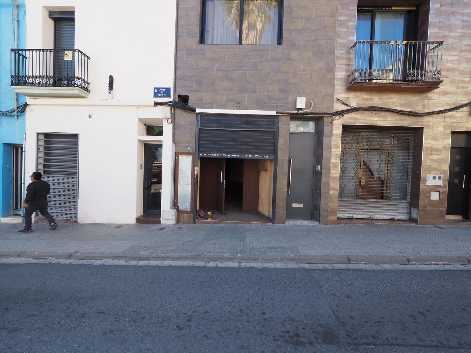 Commercial for sale in Terrassa - € 79,000 (Ref: 9908664)
