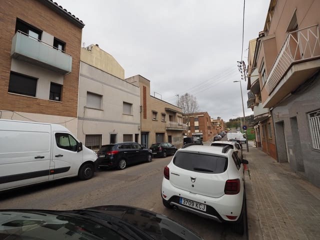Casa en Sabadell en venta - 369.000 € (Ref: 9908677)
