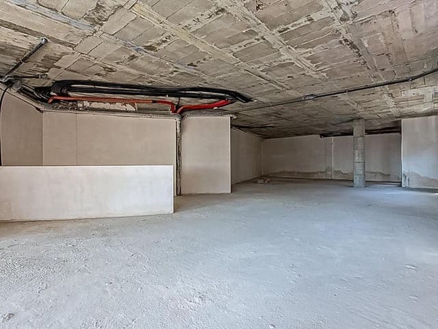 Commercial for sale in Sallent - € 159,000 (Ref: 9908684)