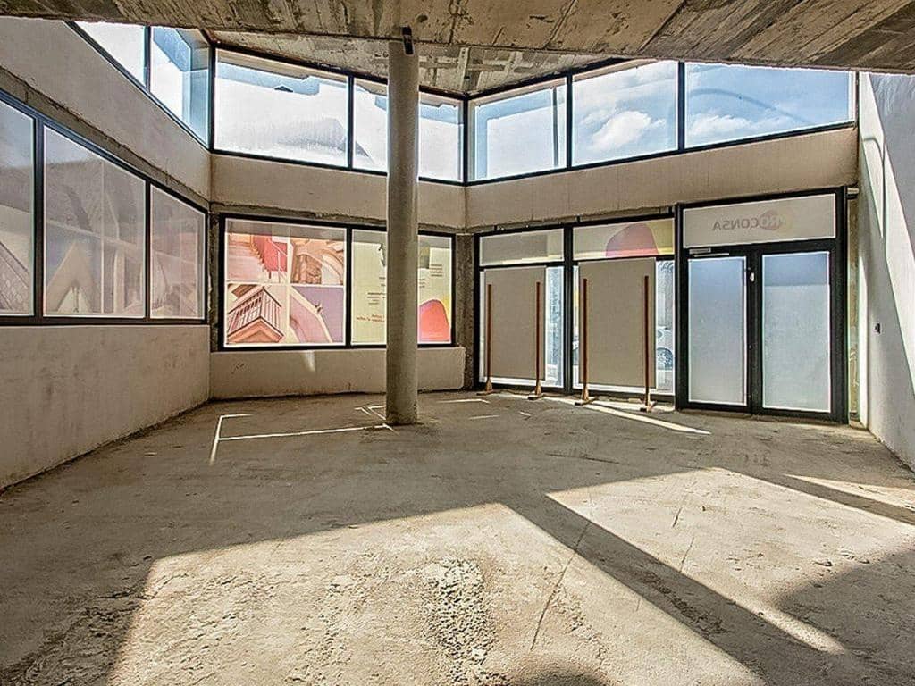 Commercial for sale in Sallent - € 159,000 (Ref: 9908684)
