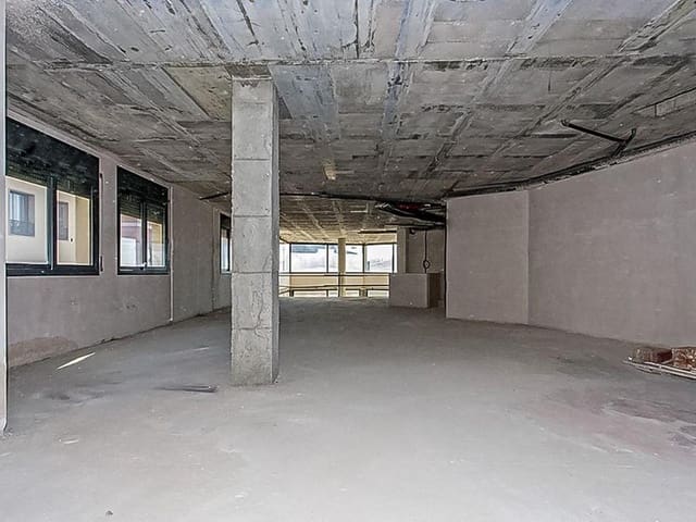 Commercial for sale in Sallent - € 159,000 (Ref: 9908684)