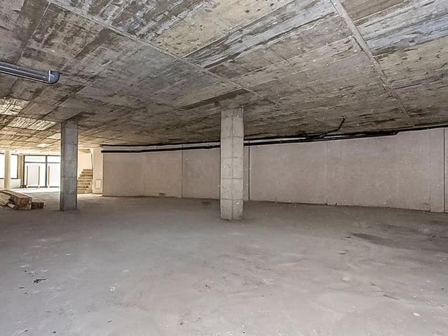 Commercial for sale in Sallent - € 159,000 (Ref: 9908684)
