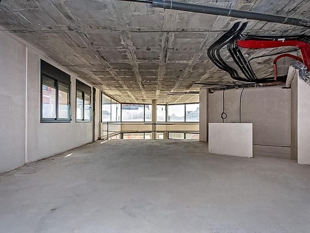 Commercial for sale in Sallent - € 159,000 (Ref: 9908684)