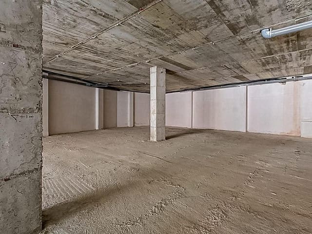 Commercial for sale in Sallent - € 159,000 (Ref: 9908684)
