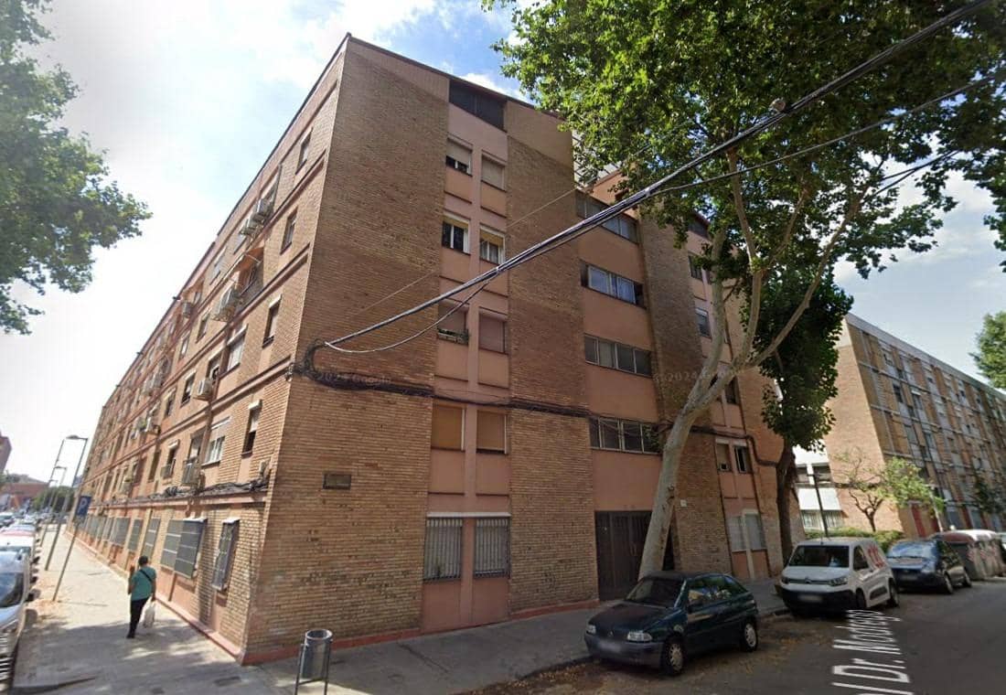 3 bedroom Flat for sale in Badalona - € 215,000 (Ref: 9908689)