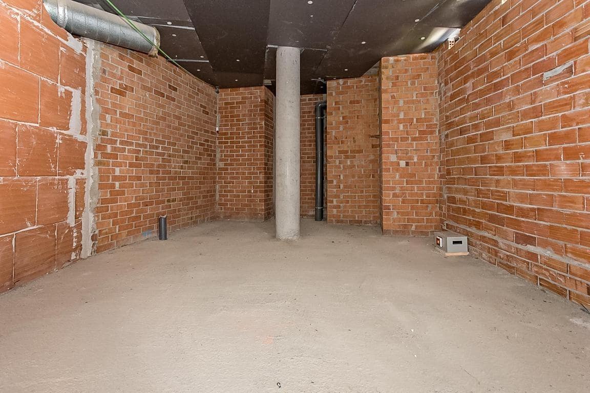 Commercial for sale in Manresa - € 89,000 (Ref: 9908691)