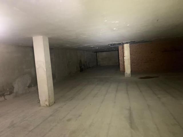 Commercial for sale in Berga - € 589,500 (Ref: 9908695)