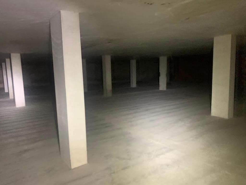 Commercial for sale in Berga - € 589,500 (Ref: 9908695)