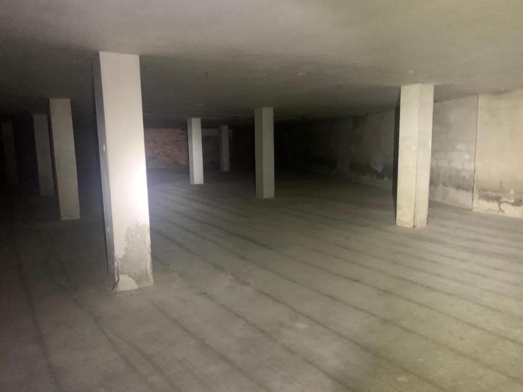 Commercial for sale in Berga - € 589,500 (Ref: 9908695)