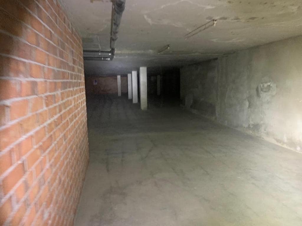 Commercial for sale in Berga - € 589,500 (Ref: 9908695)