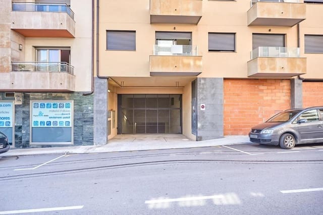Commercial for sale in Berga - € 589,500 (Ref: 9908695)