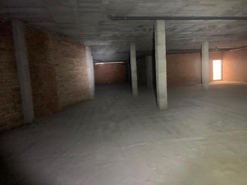 Commercial for sale in Berga - € 589,500 (Ref: 9908695)