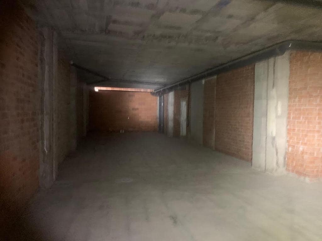 Commercial for sale in Berga - € 589,500 (Ref: 9908695)