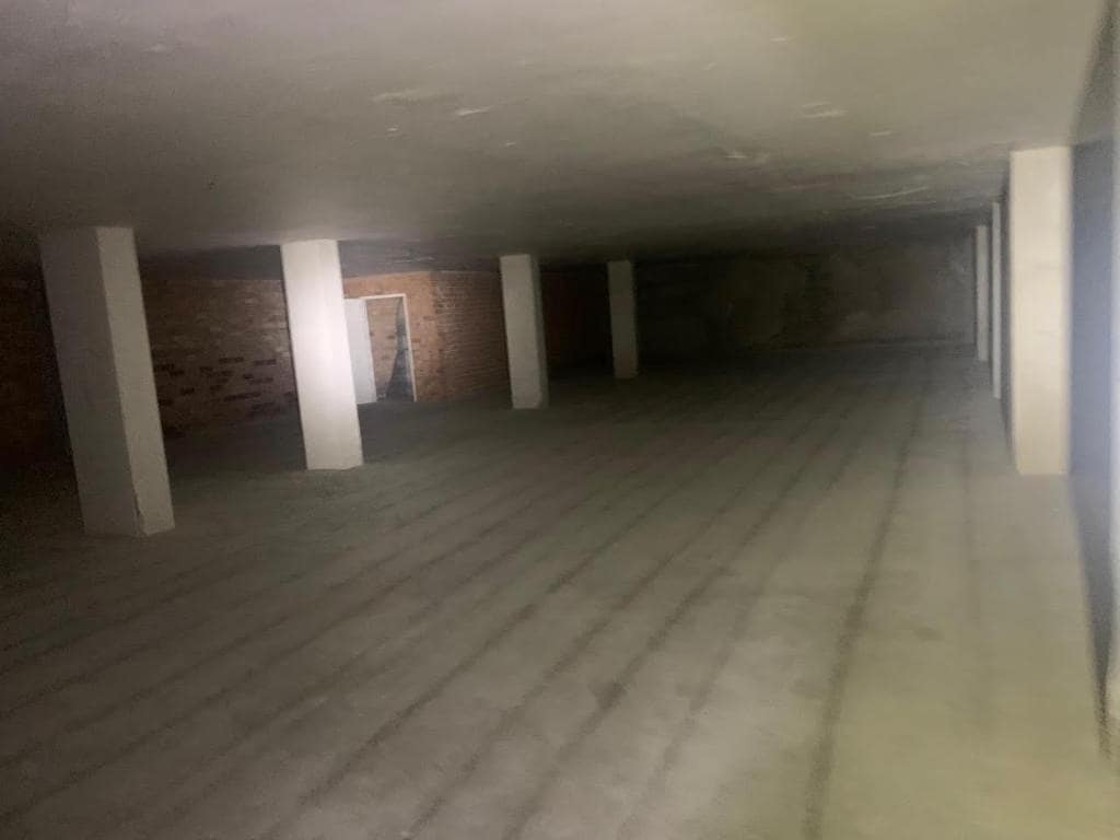 Commercial for sale in Berga - € 589,500 (Ref: 9908695)