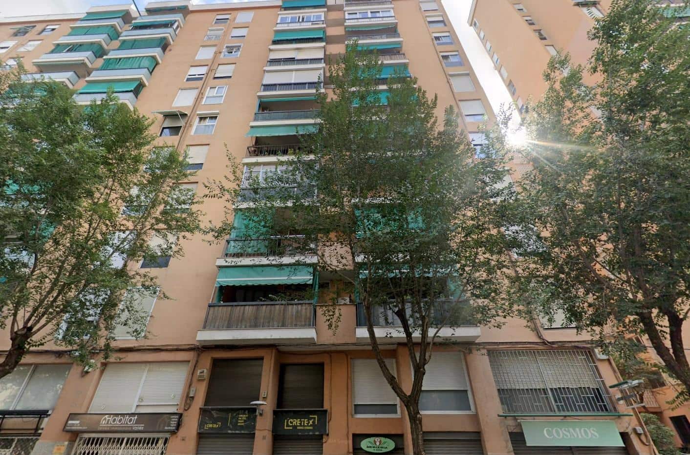 Piso de 3 habitaciones en Sabadell en venta - 215.000 € (Ref: 9908704)