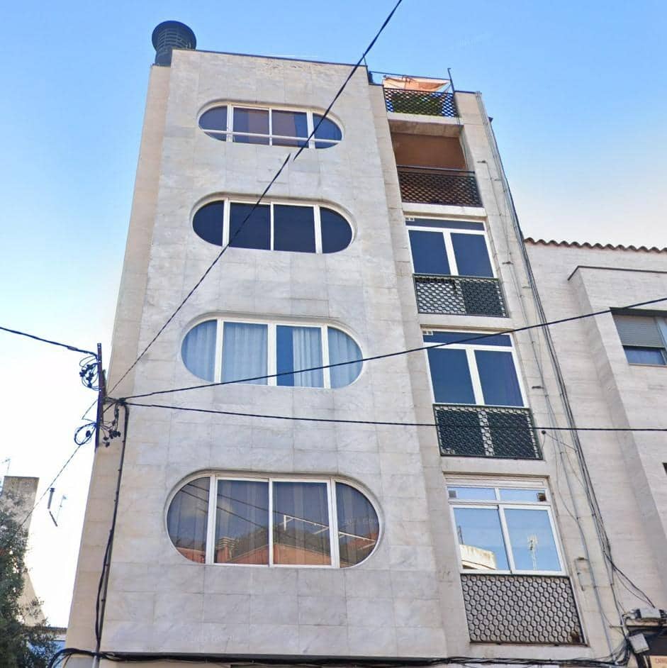 4 bedroom Flat for sale in Sabadell - € 225,000 (Ref: 9908705)