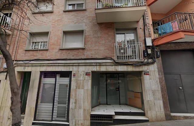 3 slaapkamer Penthouse te koop in les Roquetes, Barcelona stad - € 175.000 (Ref: 9908712)
