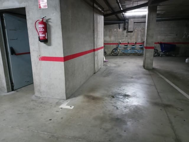 Garage in vendita in Vic - 7.000 € (Rif: 9908718)