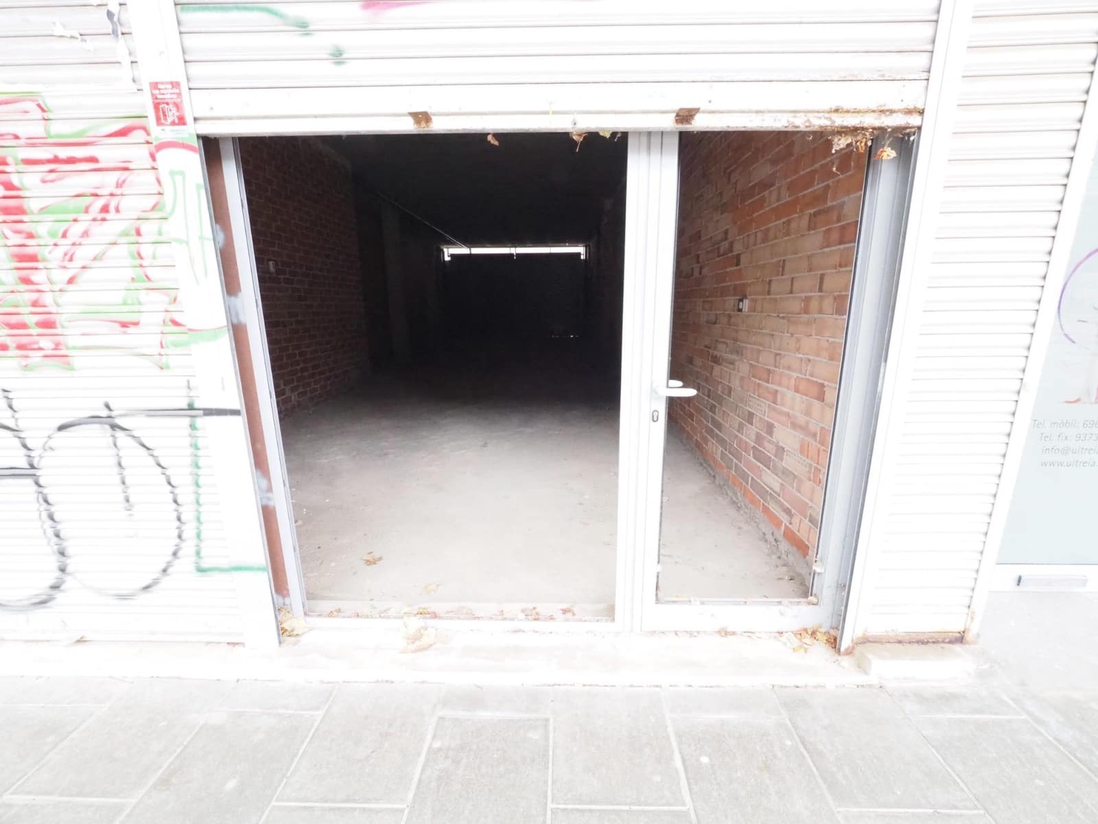 Commercial for sale in Terrassa - € 87,500 (Ref: 9908720)