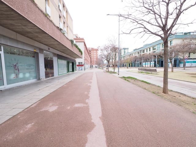 Komercyjne na sprzedaż w Terrassa - 87 500 € (Ref: 9908720)