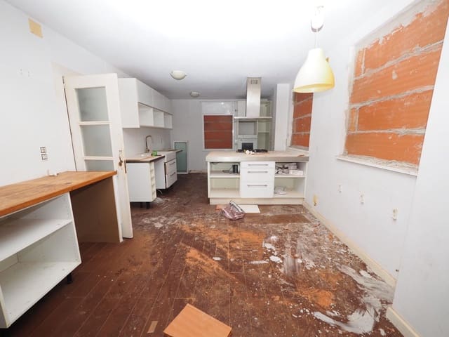7 makuuhuone Huvila myytävänä paikassa Olesa de Bonesvalls mukana uima-altaan - 425 000 € (Ref: 9908722)