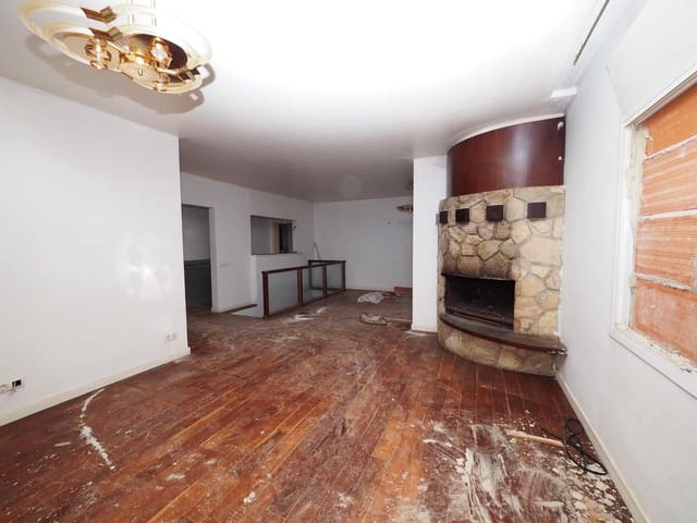 7 makuuhuone Huvila myytävänä paikassa Olesa de Bonesvalls mukana uima-altaan - 425 000 € (Ref: 9908722)