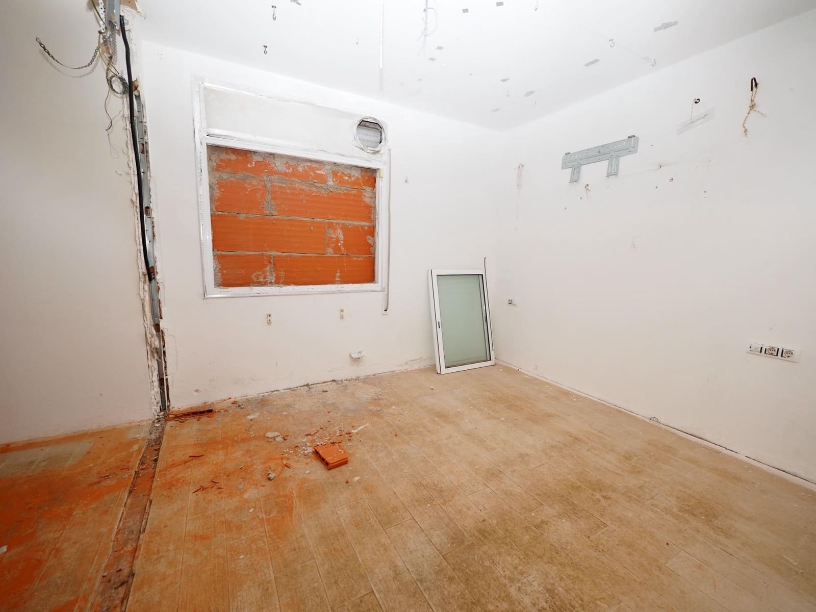 7 makuuhuone Huvila myytävänä paikassa Olesa de Bonesvalls mukana uima-altaan - 425 000 € (Ref: 9908722)