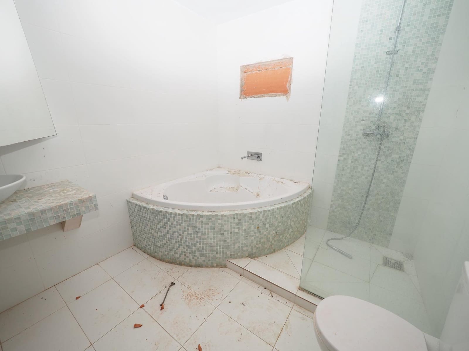 7 makuuhuone Huvila myytävänä paikassa Olesa de Bonesvalls mukana uima-altaan - 425 000 € (Ref: 9908722)