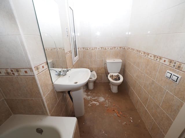 7 makuuhuone Huvila myytävänä paikassa Olesa de Bonesvalls mukana uima-altaan - 425 000 € (Ref: 9908722)
