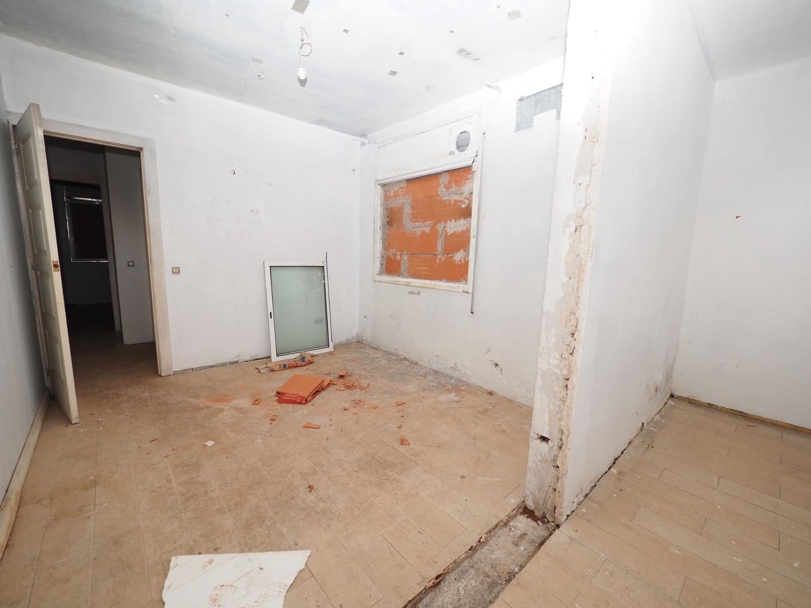 7 makuuhuone Huvila myytävänä paikassa Olesa de Bonesvalls mukana uima-altaan - 425 000 € (Ref: 9908722)