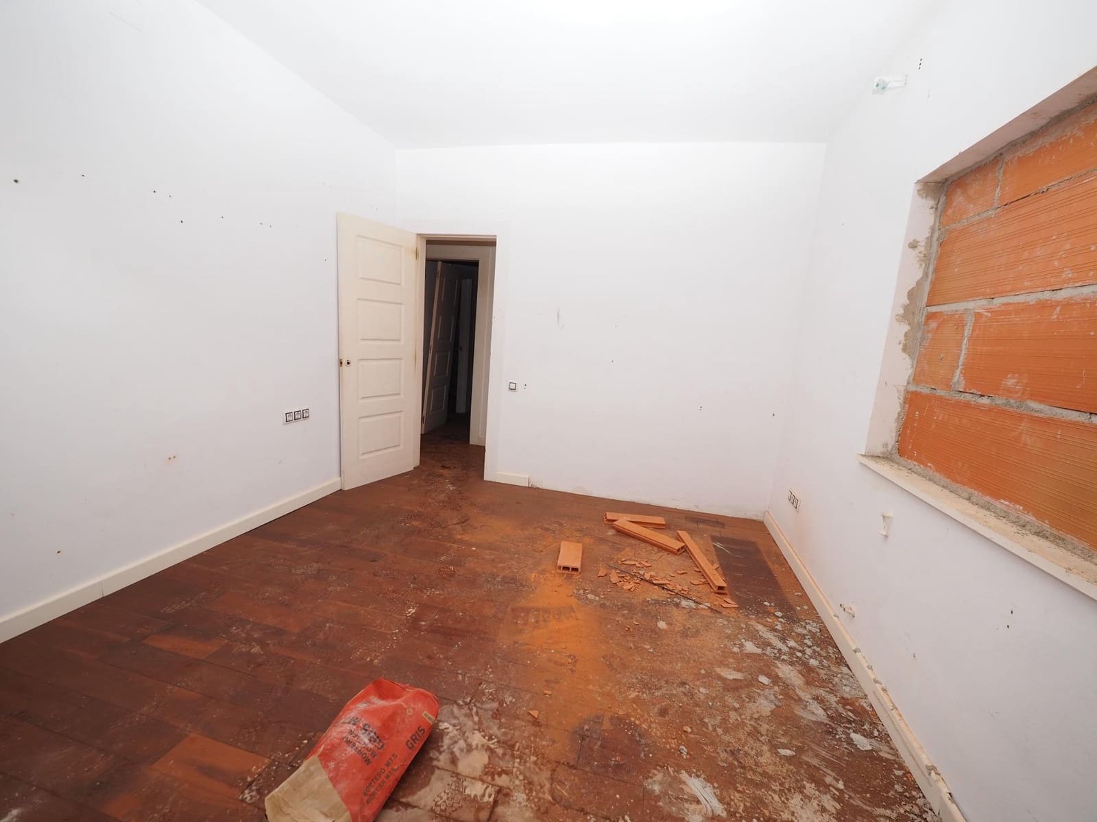 7 makuuhuone Huvila myytävänä paikassa Olesa de Bonesvalls mukana uima-altaan - 425 000 € (Ref: 9908722)