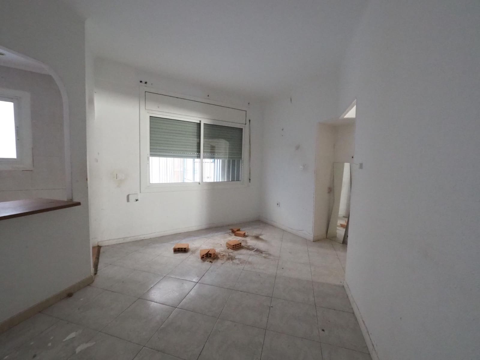 3 camera da letto Appartamento in vendita in Terrassa - 103.000 € (Rif: 9911014)