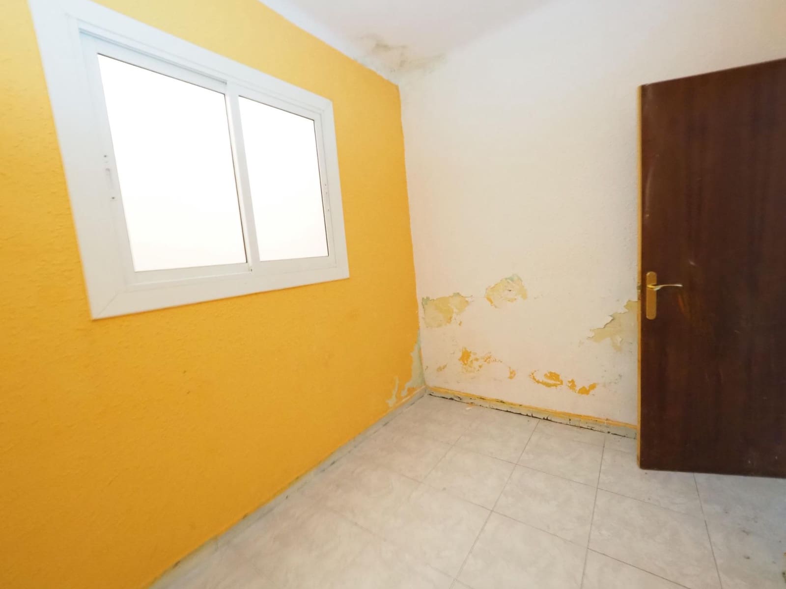 3 camera da letto Appartamento in vendita in Terrassa - 103.000 € (Rif: 9911014)