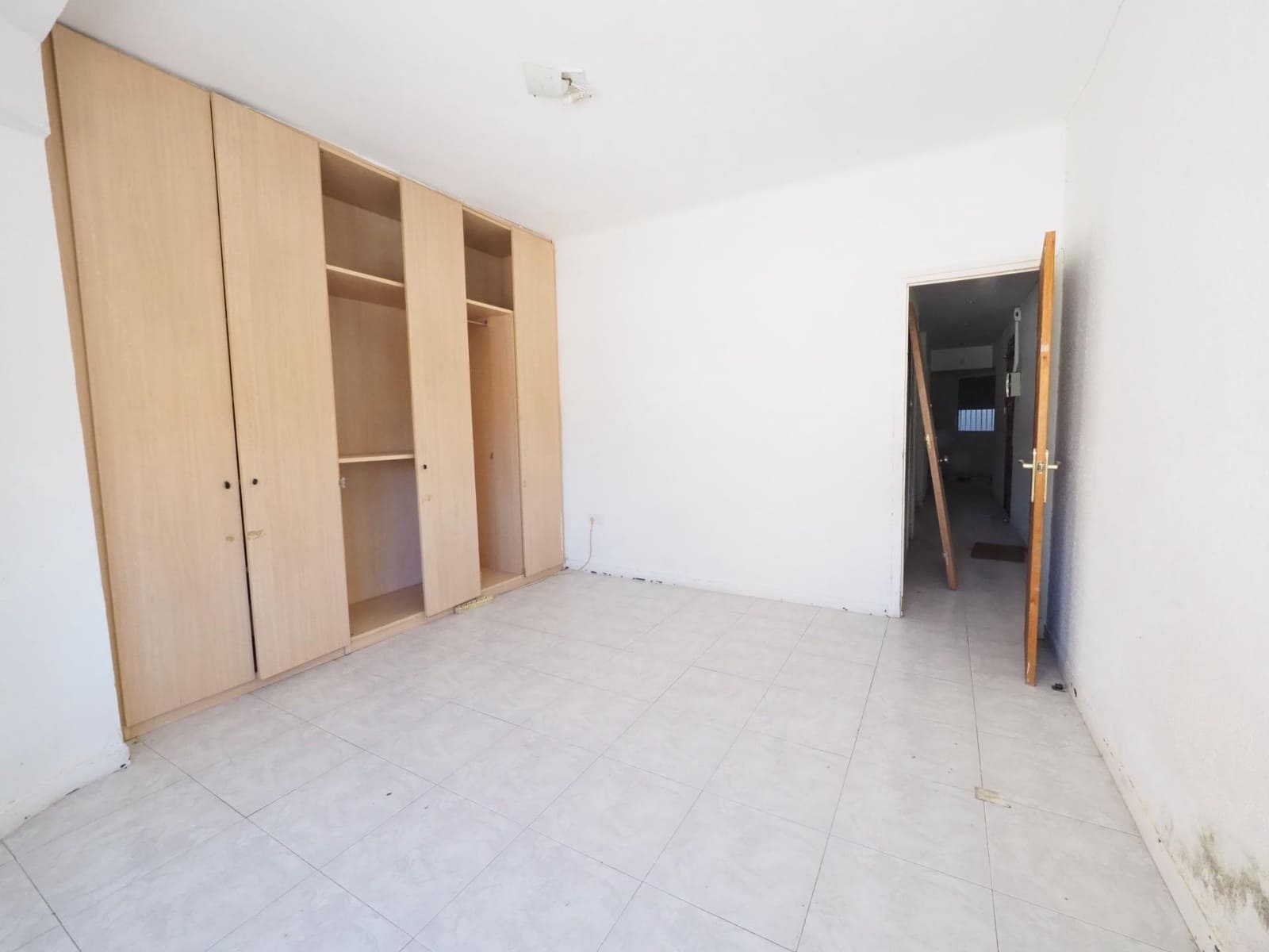 3 camera da letto Appartamento in vendita in Terrassa - 103.000 € (Rif: 9911014)