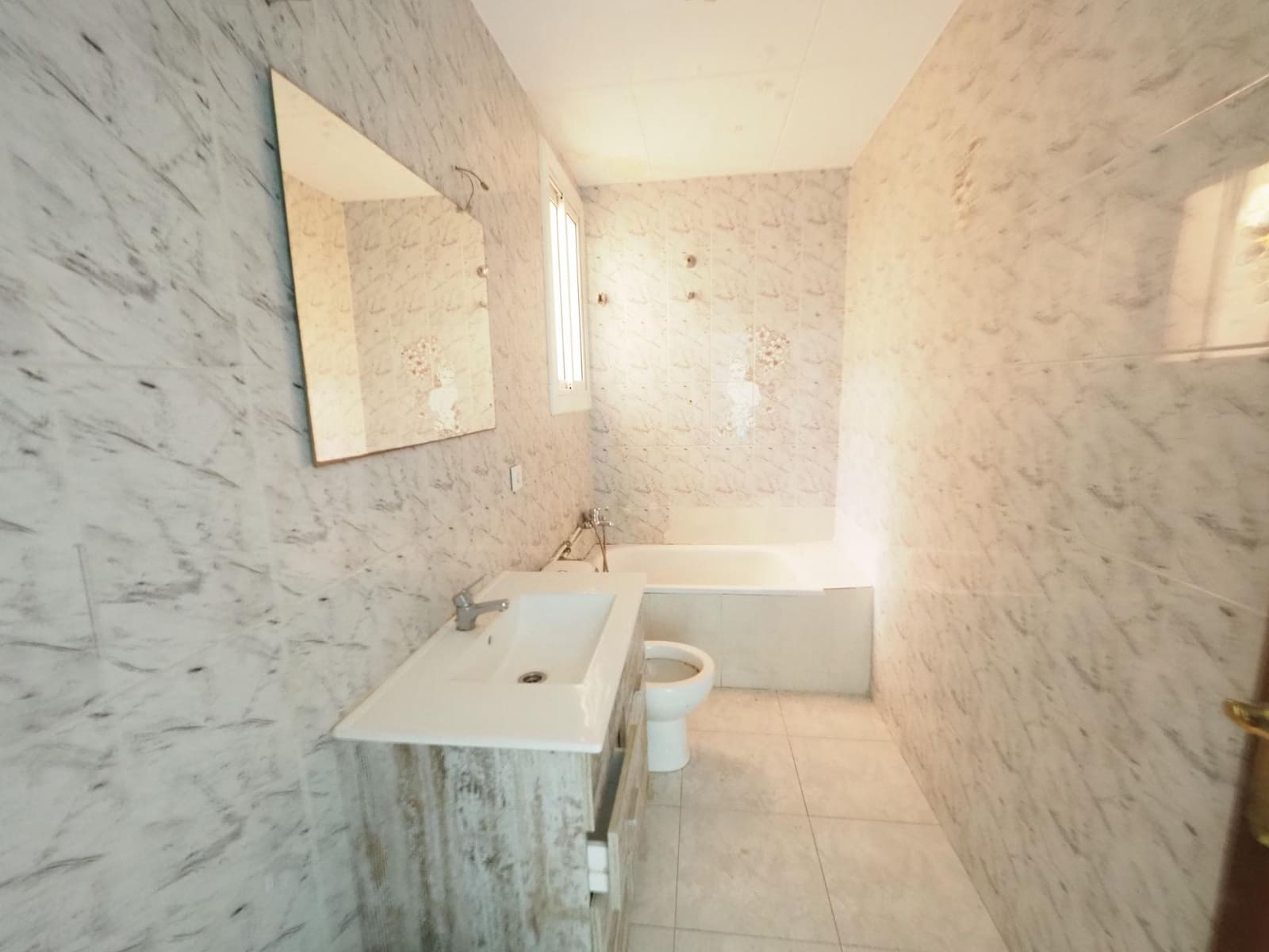 3 camera da letto Appartamento in vendita in Terrassa - 103.000 € (Rif: 9911014)