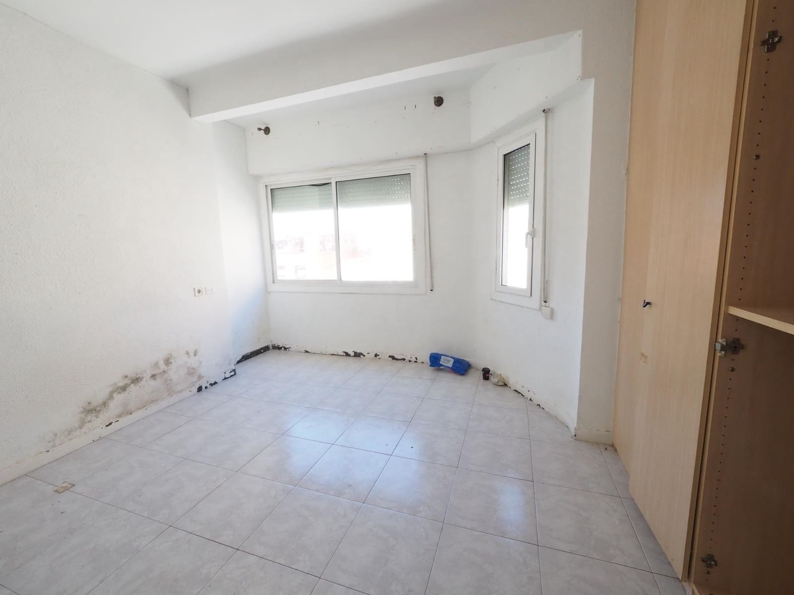3 camera da letto Appartamento in vendita in Terrassa - 103.000 € (Rif: 9911014)