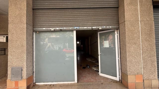 Commerciale in vendita in Barberà del Vallès - 110.000 € (Rif: 9913134)