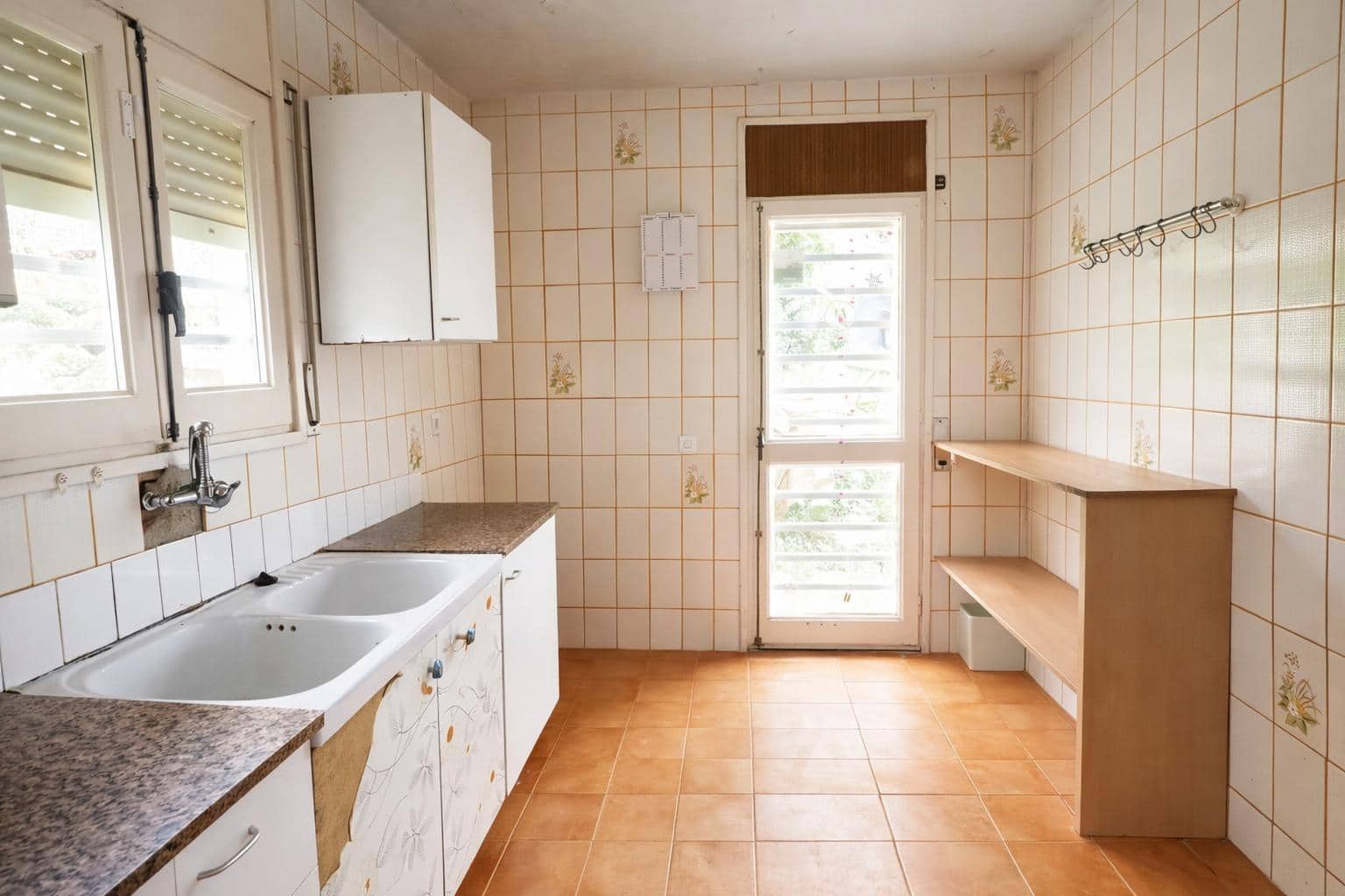 3 bedroom Villa for sale in Abrera with garage - € 200,000 (Ref: 9920402)