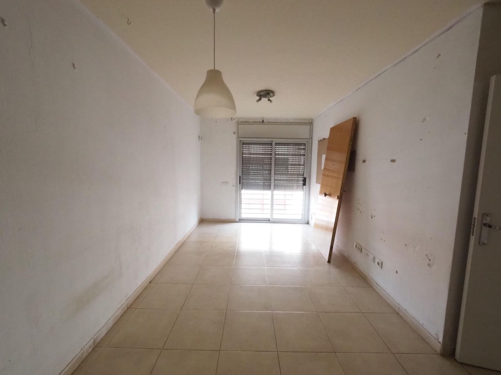2 bedroom Flat for sale in Terrassa - € 110,000 (Ref: 9929357)