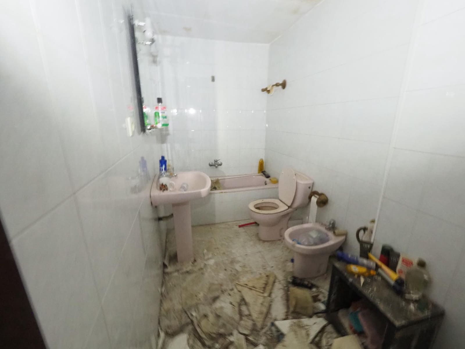 3 bedroom Flat for sale in Manresa - € 33,000 (Ref: 9936372)